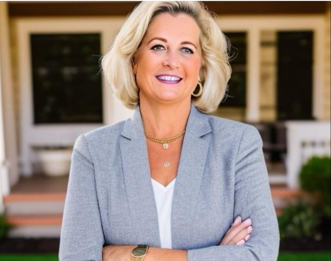 Profile picture of Julie Donley