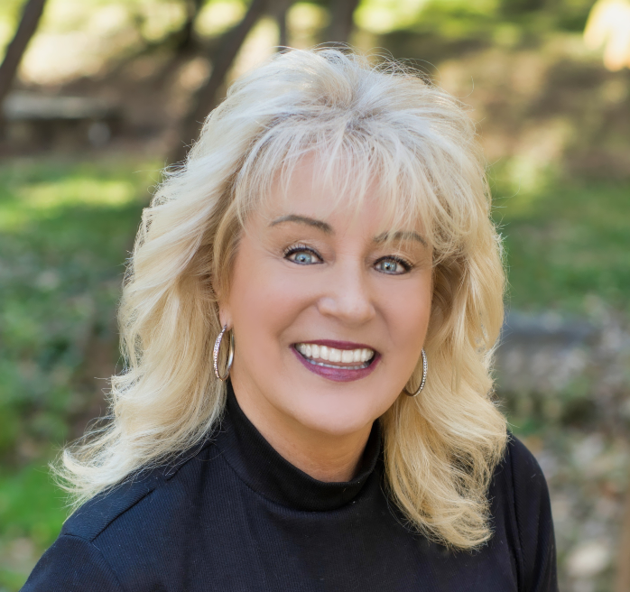 Profile picture of Kelli Yates